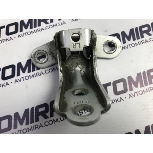 Петля двери передней правой верхняя Hyundai i30 2007-2012 793202E000